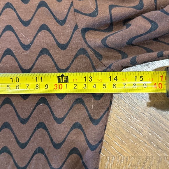 Hollister Women's Dark Brown Patterned Long Sleeve Tee Size XS - Picture 5 of 9